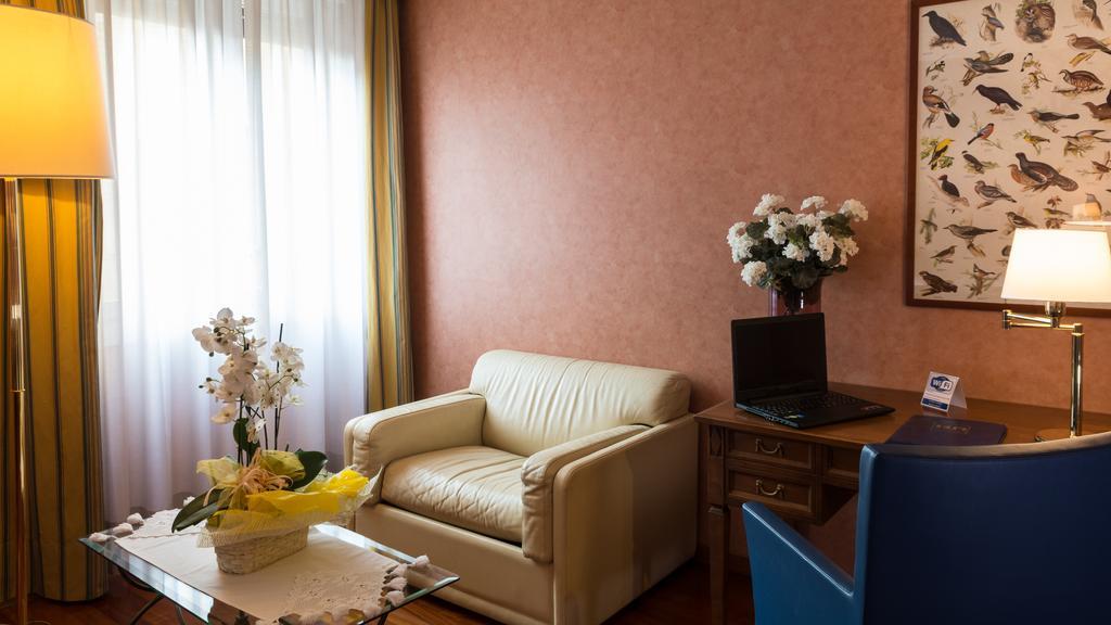 Hotel Lombardia Milan Bagian luar foto