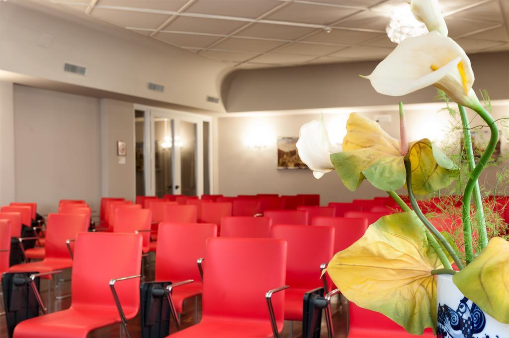 Hotel Lombardia Milan Bagian luar foto
